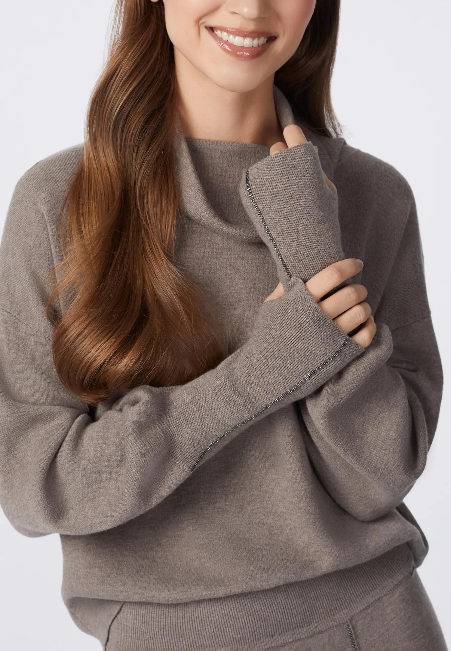 Džemper EMBELLISHED BEAUTY