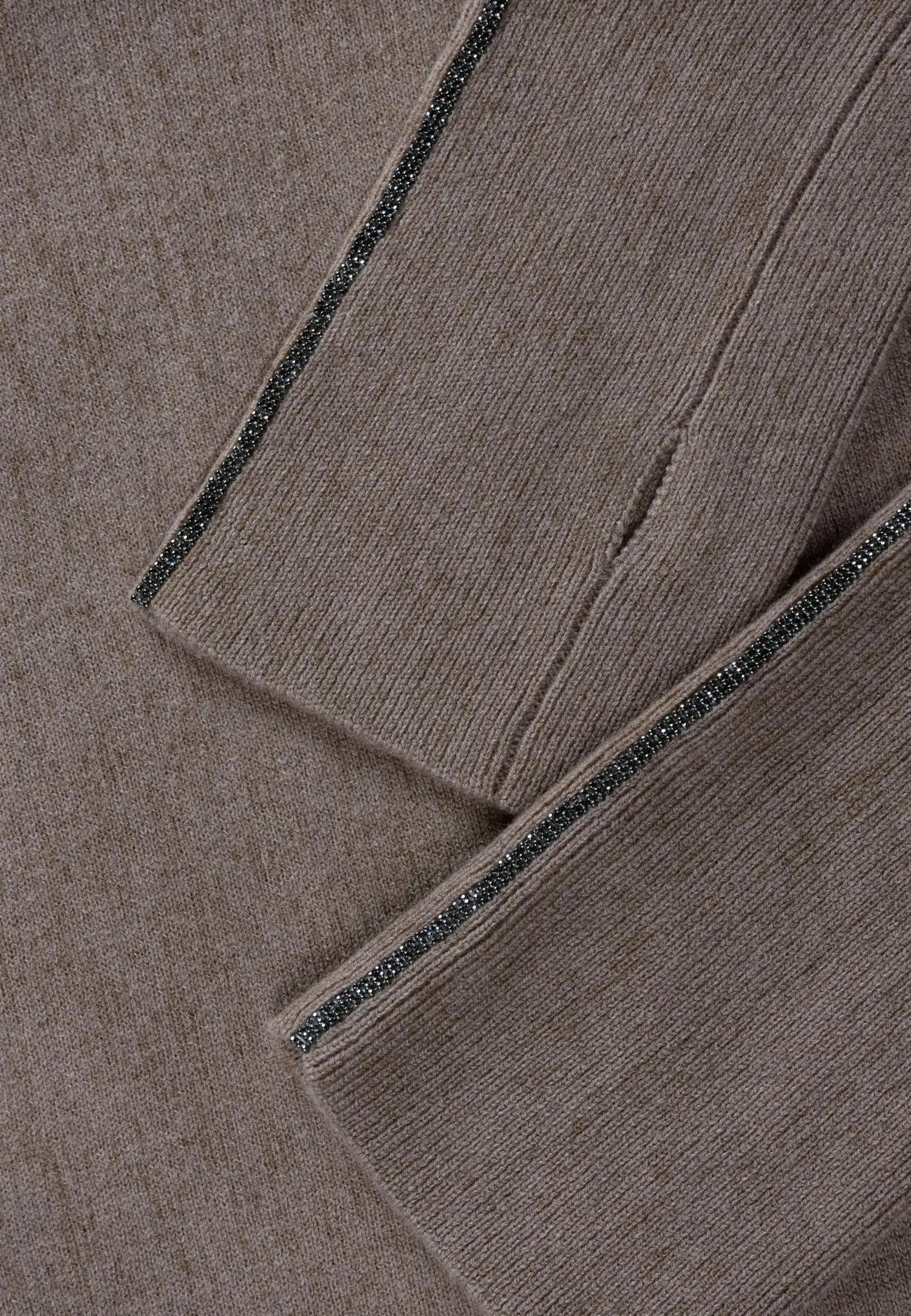 Džemper EMBELLISHED BEAUTY